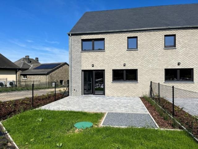 Photo 6850 Paliseul : spacieuse maison avec jardin, 3 chambres, à louer. image 2/6