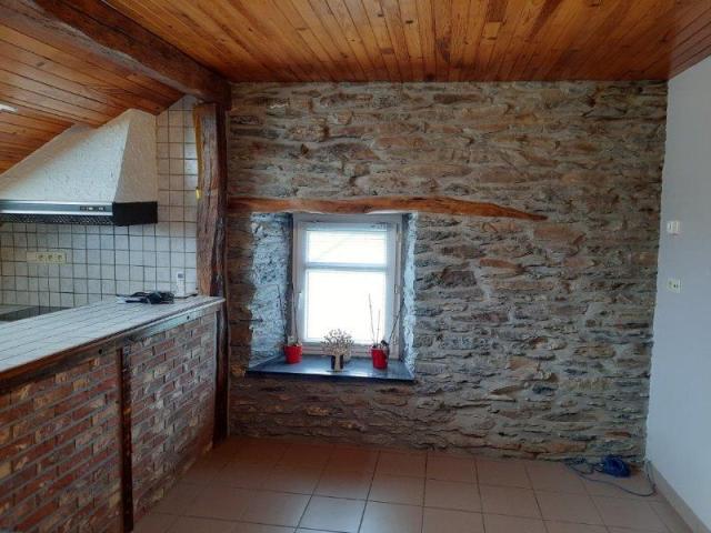 Photo 6880 ACREMONT : appartement 2e étage, 1ch, +-45m² avec grenier et parking. image 2/6