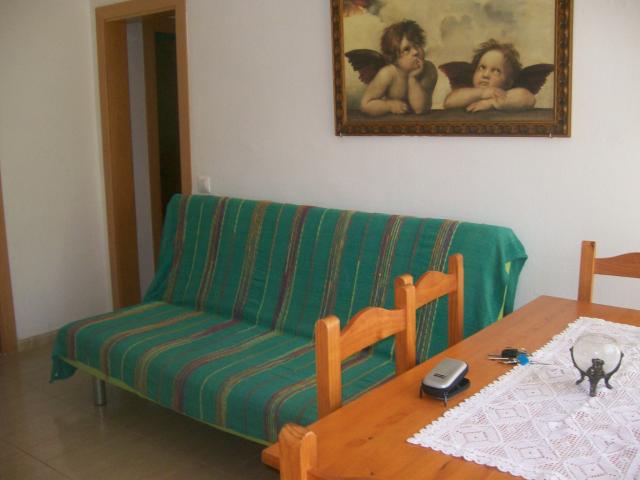 Photo A LOUER ROSES APPARTEMENT T3 AVEC PISCINE ET PARKING COM. image 2/6