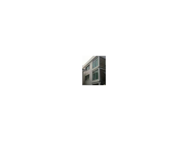 Photo A LOUER UN APPARTEMENT T2 CONFORT MEUBLE A IVANDRY Réf :LAM 30110022135 image 2/3