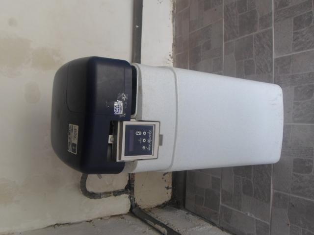 Photo à vendre appareil humidificataire d'eau et mangeur de tout calcaire image 2/4