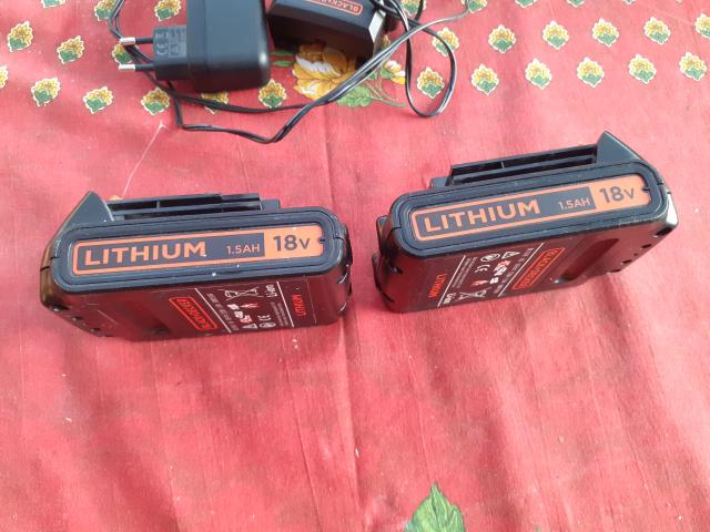 Photo A VENDRE batteries B & D 18 v image 2/4