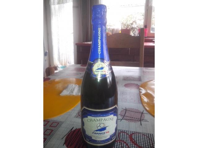 Photo a vendre bouteille de champagne coupe du monde 1998 image 2/2