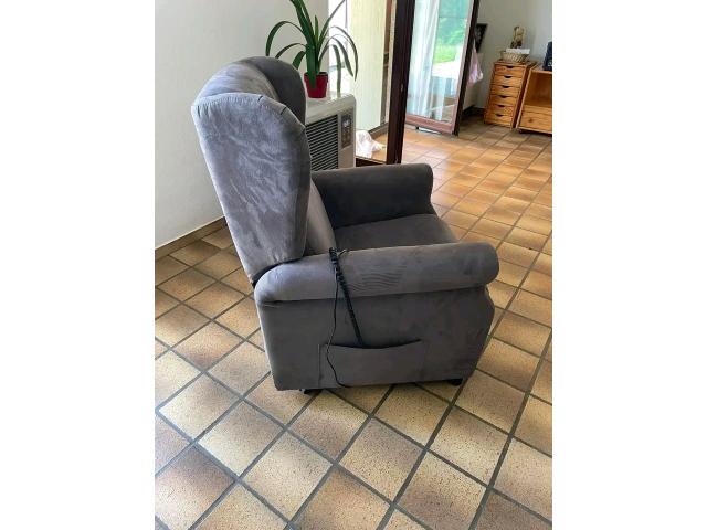 Photo A vendre – Fauteuil médicalisé électrique image 2/4