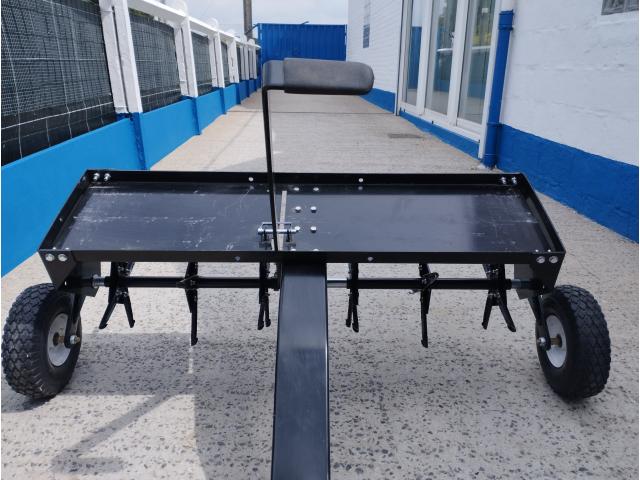 Photo A vendre scarificateur tracté image 2/3