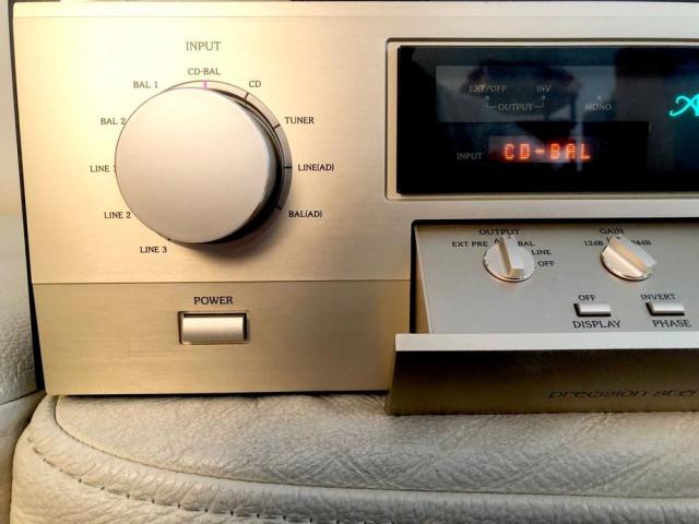 Photo Accuphase C 3850 image 2/3
