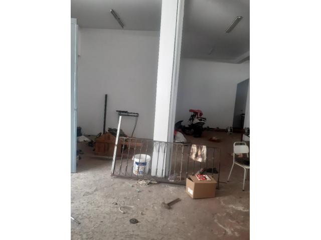 Photo al depot ou atelier a bareket sehel image 2/4