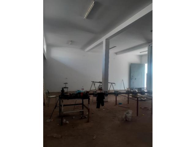 Photo al depot ou atelier a bareket sehel image 2/4