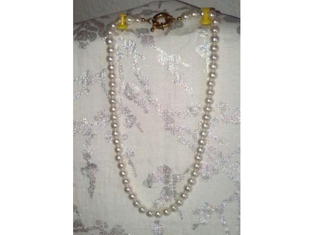 Photo Ancien Collier Vintage et intemporel  en perles naturelles, pour Femme. image 2/3