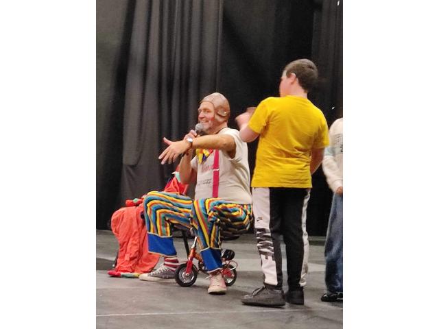 Photo Animations de rue, spectacle de clown dans les écoles, clown à domicile, mime, statue vivante, faux  image 2/6