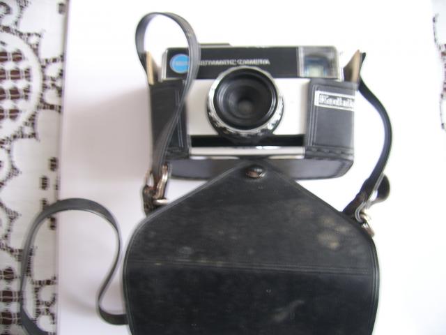 Photo appareil photo  KODAK  155 X  " instamatic camera" image 2/2