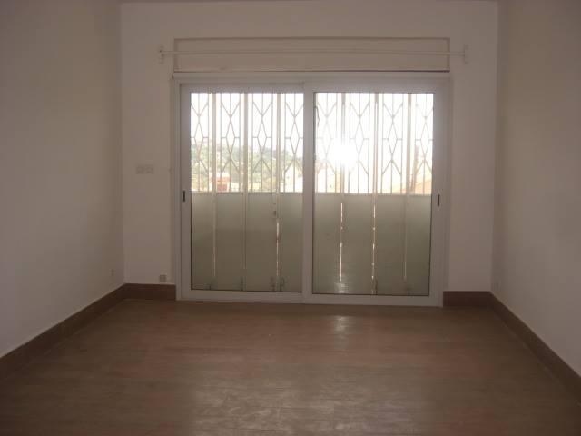 Photo APPARTEMENT A LOUER A AMBOHIMIANDRA Ref#50527 image 2/4