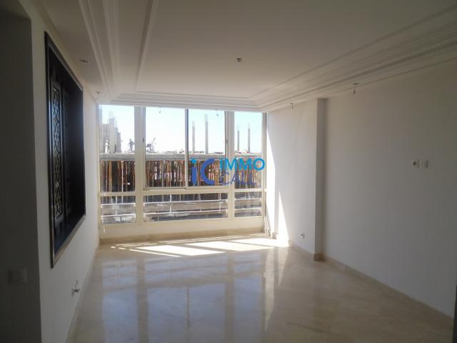 Photo Appartement de 150 m² en location située à Hay Riad image 2/6