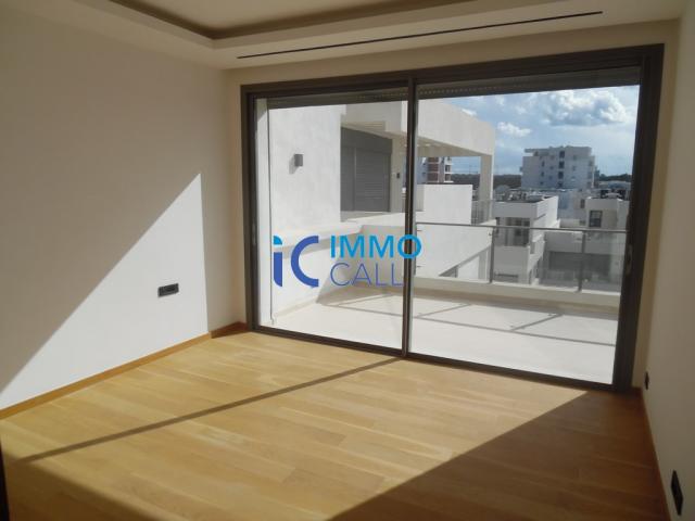 Photo Appartement de 205 m² en location située à Souissi image 2/6