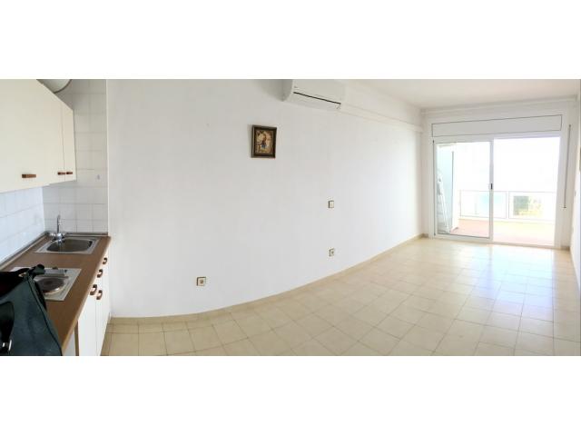 Photo Appartement F2 avec parking située en 1ere ligne de mer a Roses image 2/6