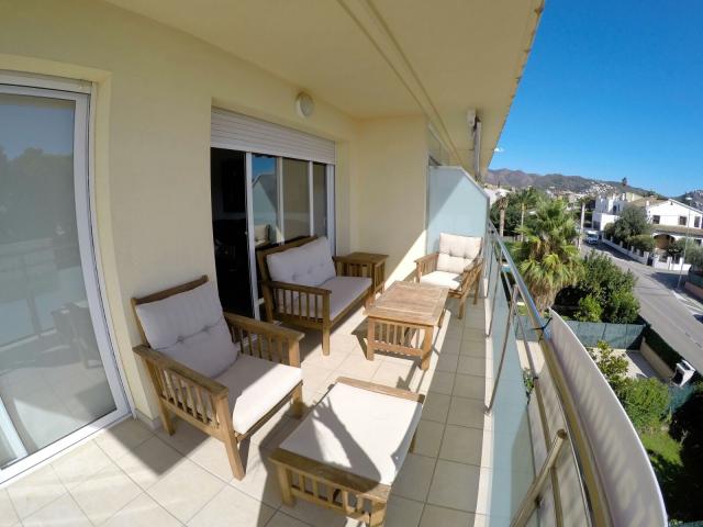 Photo Appartement F3 avec piscine communautaire et parking privée image 2/6