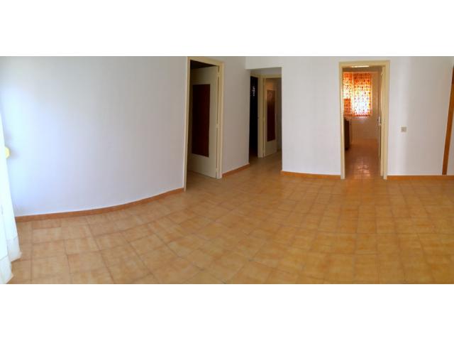Photo Appartement F4 située au port de Roses a 50 métres de la plage image 2/5