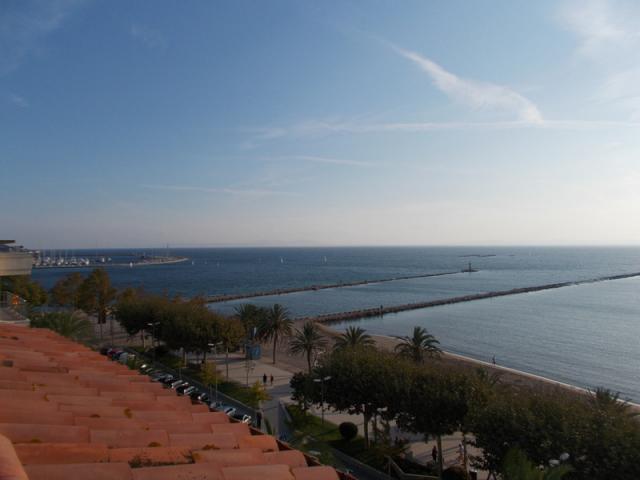 Photo Appartement premier ligne de plage avec vue mer au centre de Roses image 2/6