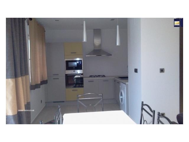 Photo APPARTEMENT T2 CONFORT MEUBLE A LOUER A AMBATOBE Réf:LAM301078 image 2/3