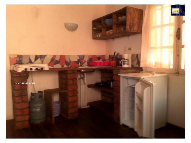 Photo APPARTEMENT T2 CONFORT MEUBLE A LOUER A AMBONDRONA Réf:LAM 3010986 image 2/4