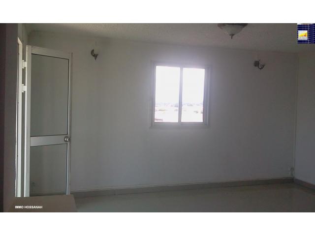 Photo APPARTEMENT T3 CONFORT A LOUER A ANANIMENA Réf: LA 70859 image 2/5