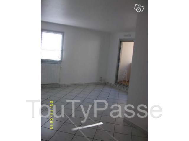 Photo Appartement T3 de 70 m2, proche RER E, ect... image 2/3