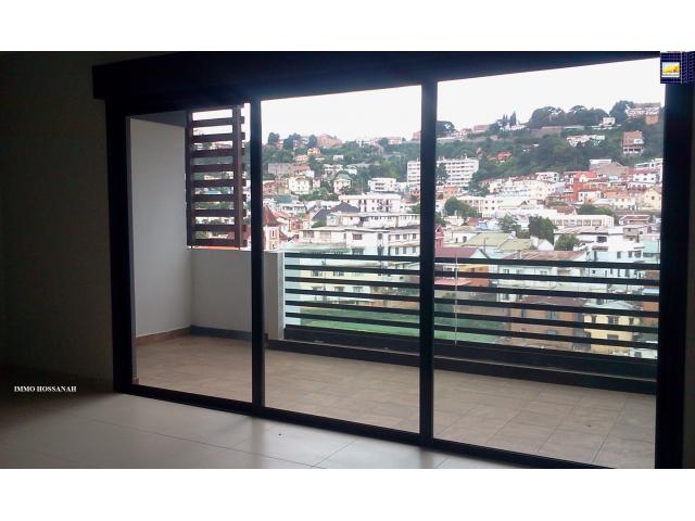 Photo APPARTEMENT T3 DE HAUT STANDING A LOUER A CITE PLATON Réf:LAM301035102 image 2/5