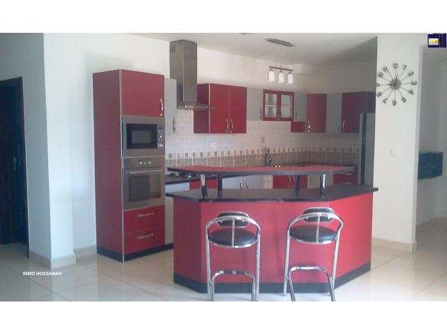 Photo APPARTEMENT T3 DE HAUT STANDING MEUBLE A LOUER A AMBATOBE Réf:LAM30103590 image 2/6
