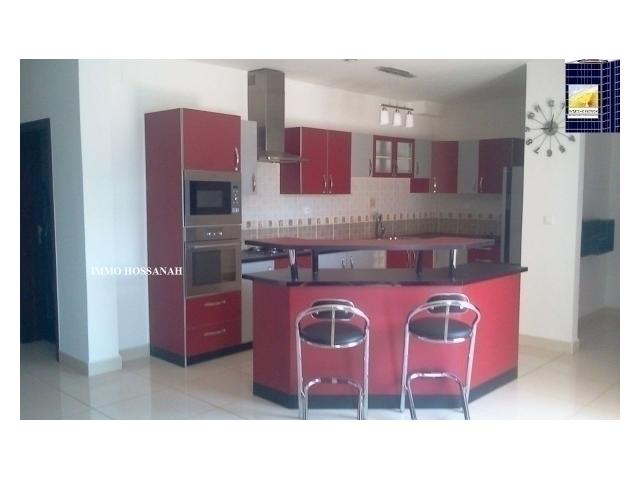 Photo APPARTEMENT T3 DE HAUT STANDING MEUBLE A LOUER A AMBATOBE Réf:LAM30103590 image 2/3