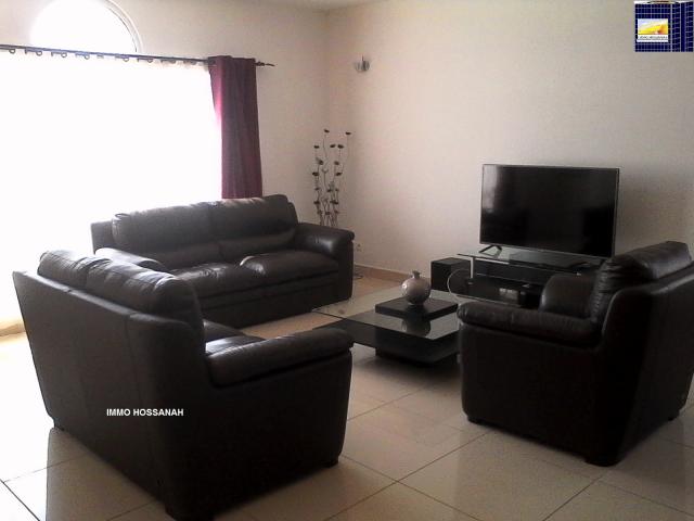 Photo APPARTEMENT T3 DE HAUT STANDING MEUBLE A LOUER A AMBATOBE Réf:LAM30103590 image 2/6