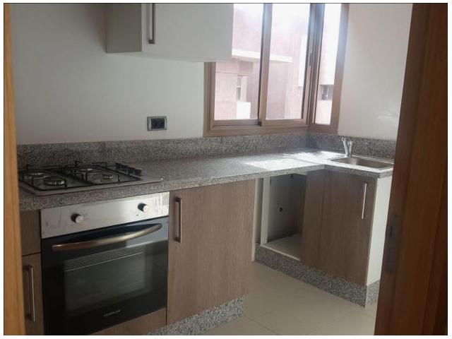 Photo Appartement vide sur Av Mohamed 6 image 2/6