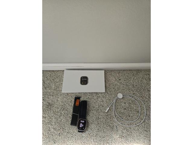 Photo Apple Watch Ultra 2 en excellent état image 2/2