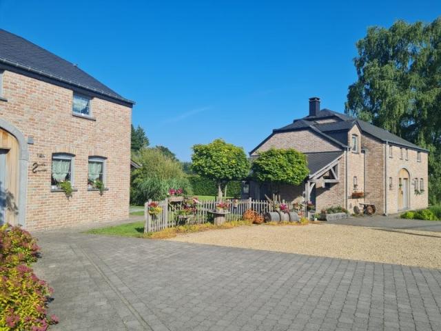 Photo Ardenne : magnifique propriété, 2 maisons, piscine, grand jardin. image 2/6