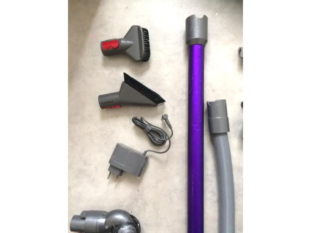 Photo Aspirateur Dyson V10 image 2/3
