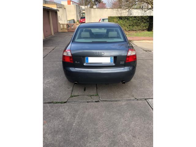 Photo Audi A4 quattro V6 3.0 TIPTRONIC image 2/5