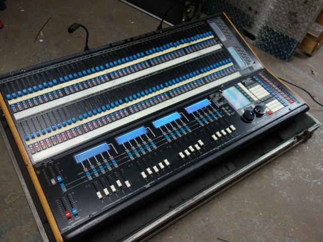 Photo Avolites Sapphire 2000 image 2/2