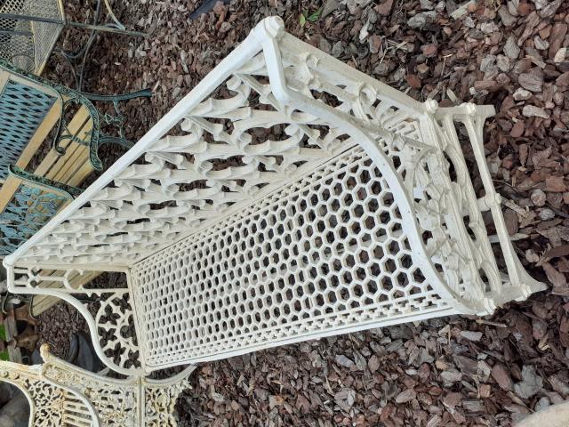 Photo BANC DE JARDIN EN FONTE PATINEE image 2/6