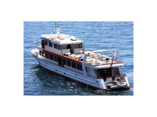 Photo Bateau restaurant receptif animation excursion de 34 m 350 passagers image 2/6