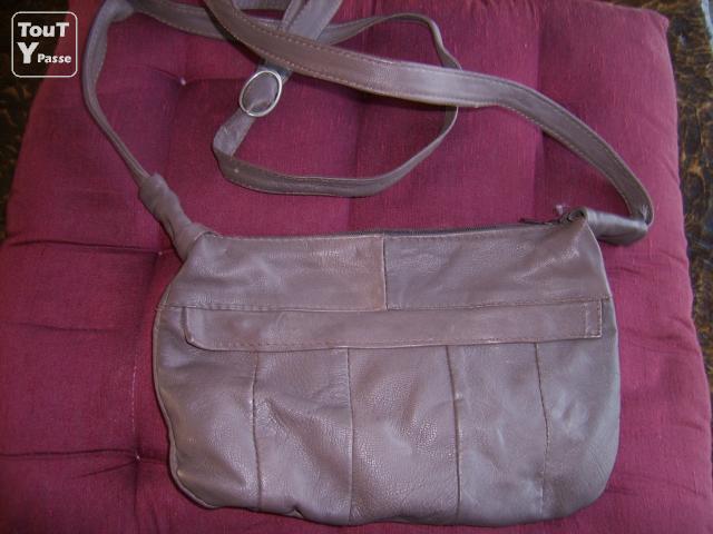 Photo Beau petit sac en cuir, neuf, couleur taupe image 2/3