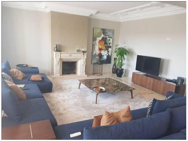 Photo Bel Appartement au Triangle d Or image 2/6