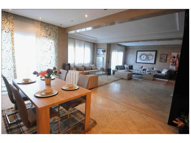 Photo BEL Appartement de 325 m2 en location image 2/5