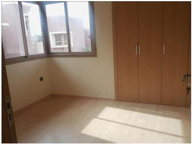 Photo Bel appartement vide sur Av Mohammed 6 image 2/6