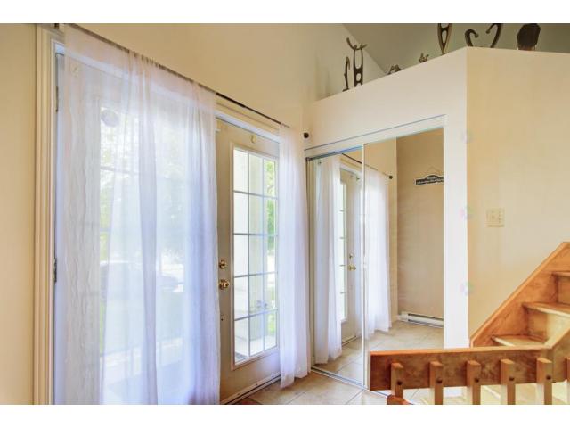 Photo Belle maison rénovée et clé en main Quartier St-François (Laval, Quebec) image 2/6