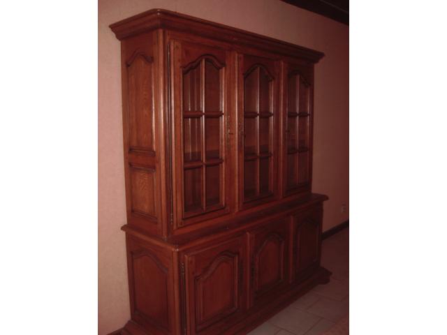 Photo belle salle a manger  vitre avec 3 porte + enfilade  faire un prix image 2/6