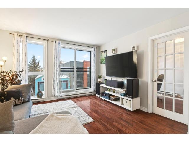 Photo Belle unité de coin 2 chambres avec garage Vieux-Rosemont (Montreal, Quebec) image 2/6