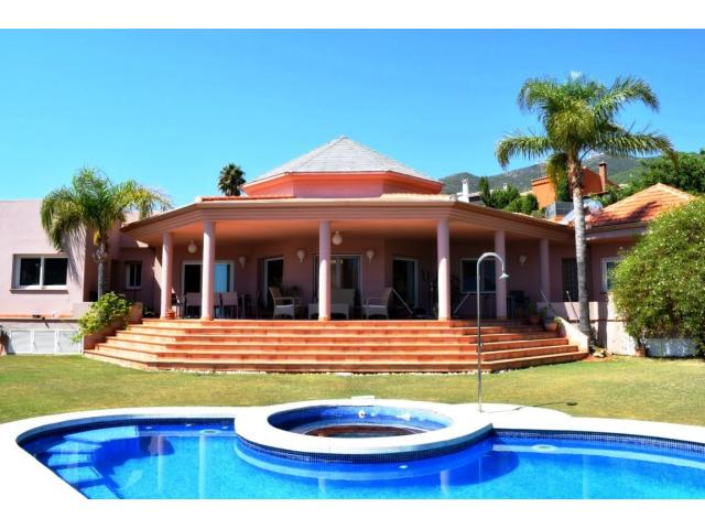 Photo belle villa a vendre a benalmadena! image 2/5