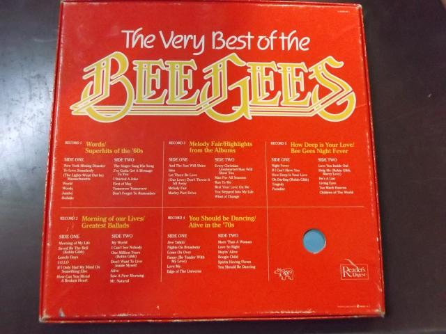 Photo BEST OF THE BEE GEES image 2/3