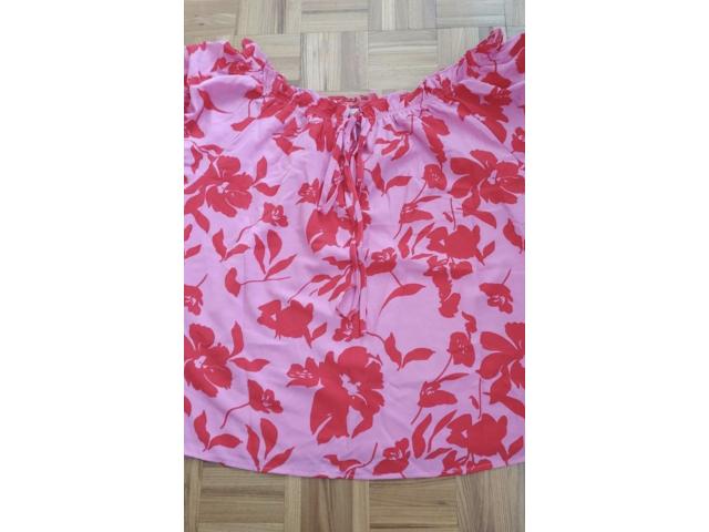 Photo Blouse Shein rose à fleurs neuve image 2/2