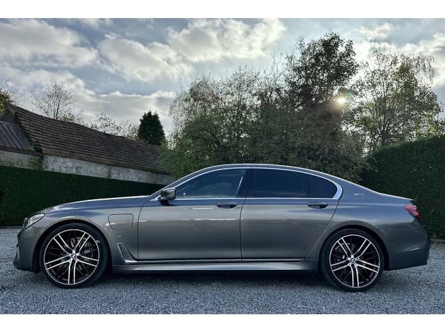 Photo BMW 740e 2.0 iPerformance eDrive 240Kw - 05 2017 image 2/6