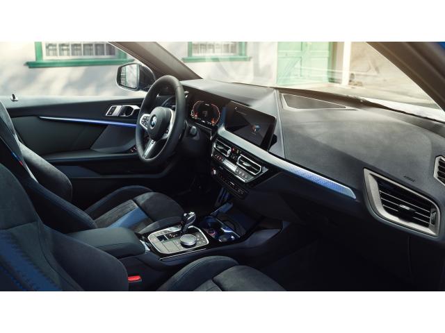 Photo Bmw Serie 1 118dA 150ch M Sport image 2/6